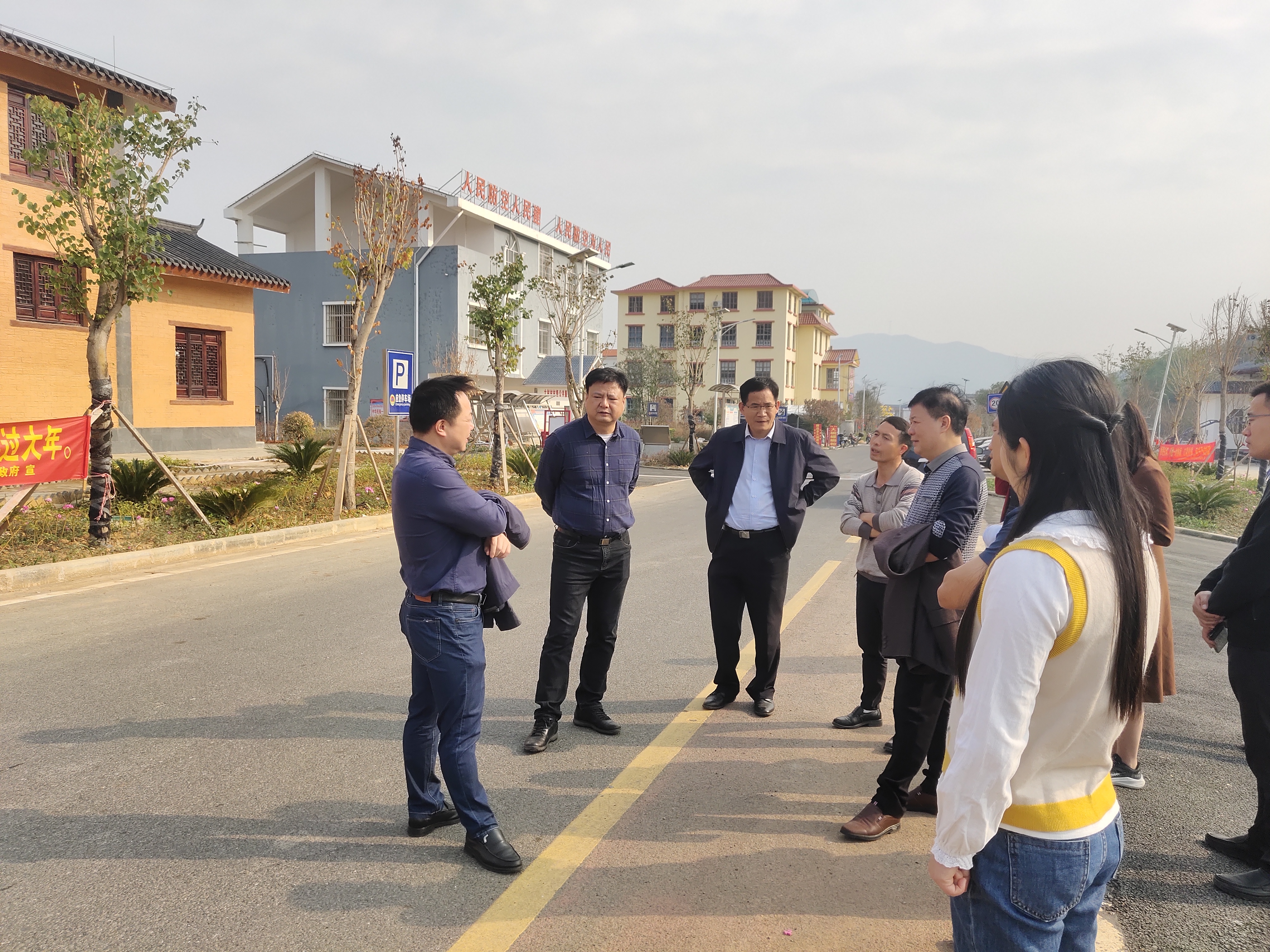 自治区林业局调研组到鹿寨县调研指导国储林建设现场推进会筹备工作